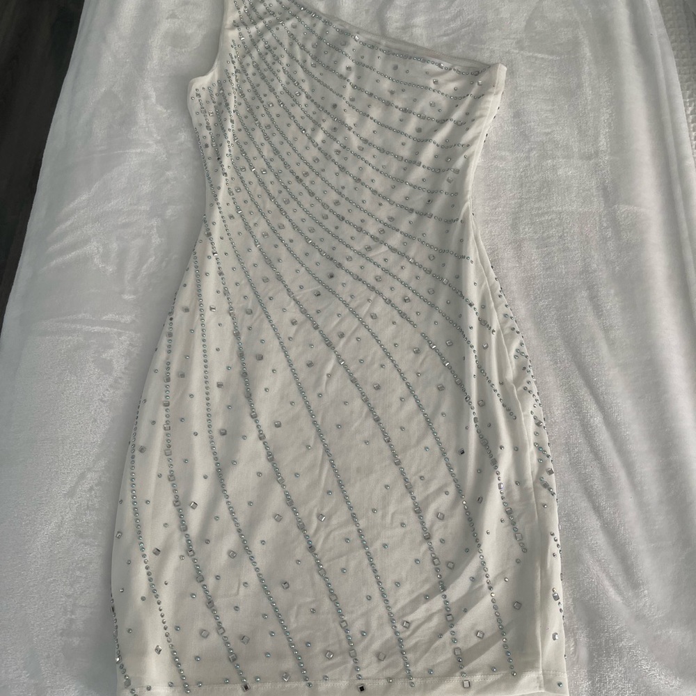 WHITE DRESS